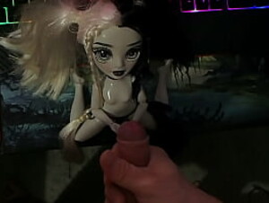 cuming on doll