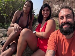 Fode Cast - A Trans Baianinha Venho Pra Fuder Na Praia Ao Ar Livre Com O Casal Mattos 23 Min - Sofia Surfistinha, Nicoly Mattos And Lukas Zaad