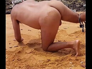 Ladysilva latina gay bunda gostosa tirando o bikini na praia querendo um pau no seu cuzinho